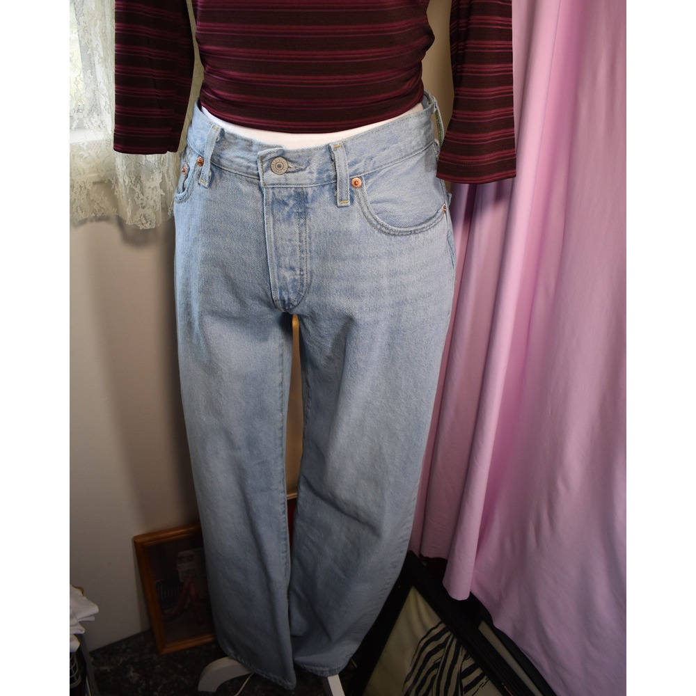 Levis 501 90s High Rise Straight Leg Jeans Light Wash Blue Denim Button Fly 28 - Picture 3 of 9